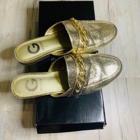Guess Gold Slide On Flat Mule - Picture 3 of 4